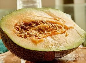 经期吃哈密瓜可以吗,经期适宜食用哈密瓜吗？