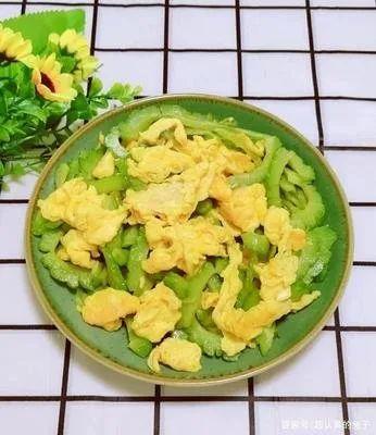 典型的网络吃瓜观众,揭秘网络舆论场的幕后推手